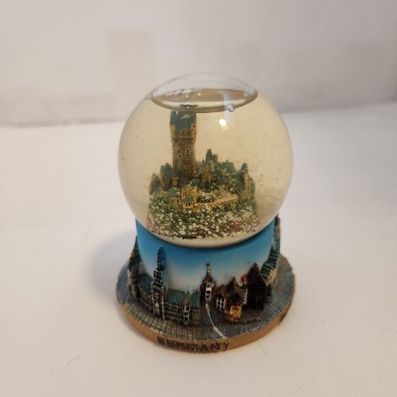 Vintage Reichsburg Germany Snow Globe - Picture 3 of 3